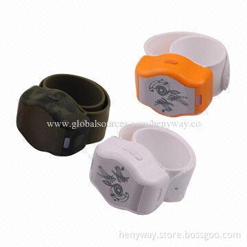 Mini Bluetooth Speakers with Remote Control/FM Radio, Supports TF Card, Phone Handsfree